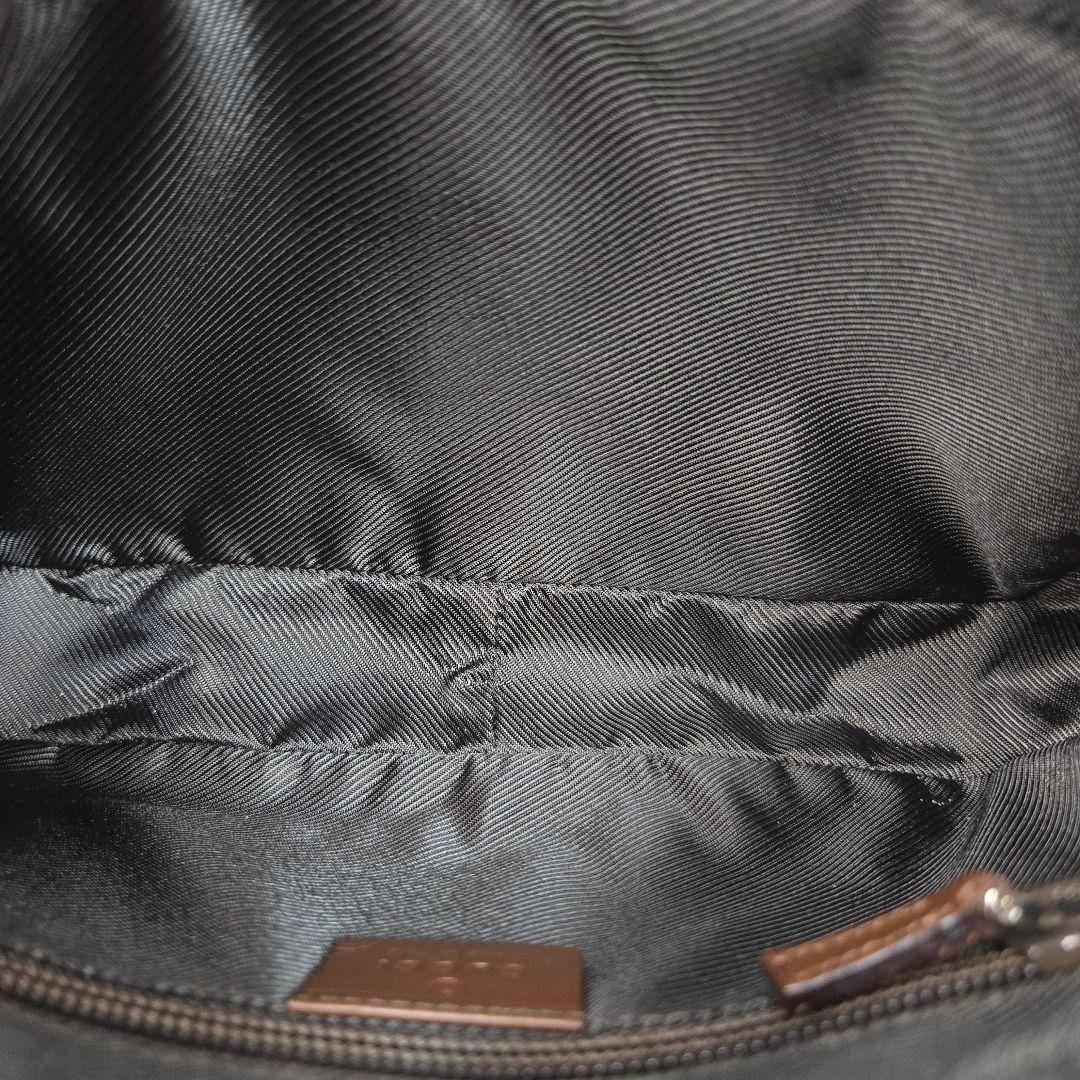 ほぼ未使用 GUCCI クラッチバッグ GG キャンバス レザー