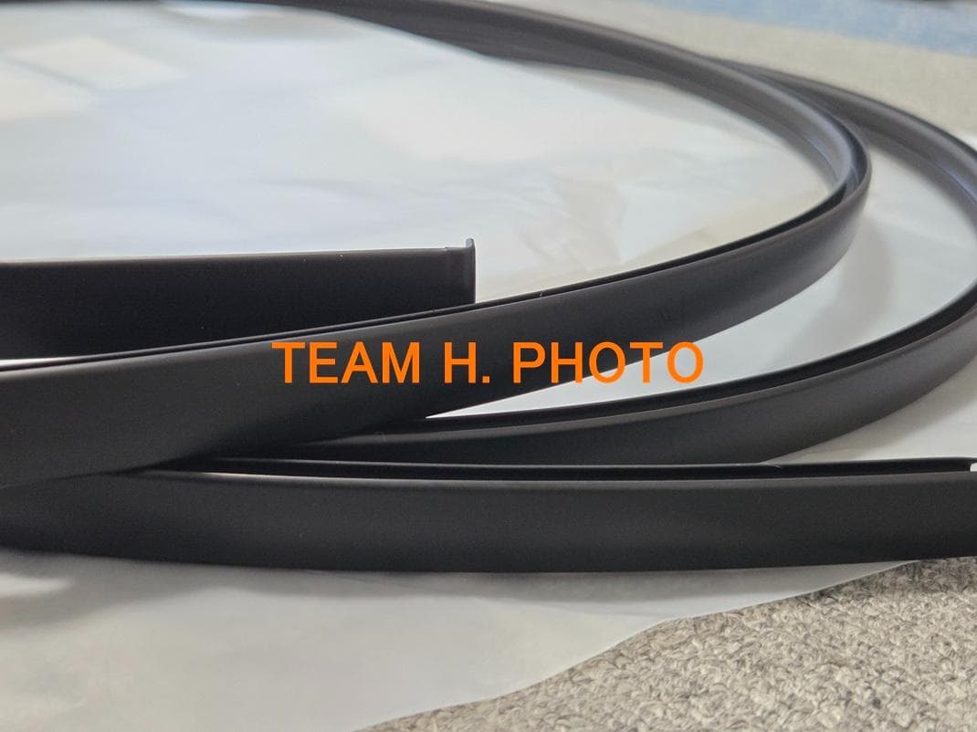 新品　40系プリウスα　純正 ルーフモール 左右　ルーフサイドフィニッシュモール