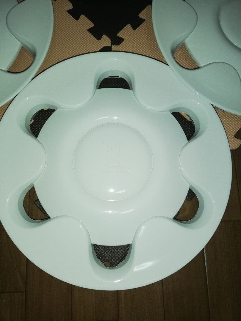 ホワイトラパンホイールカバー