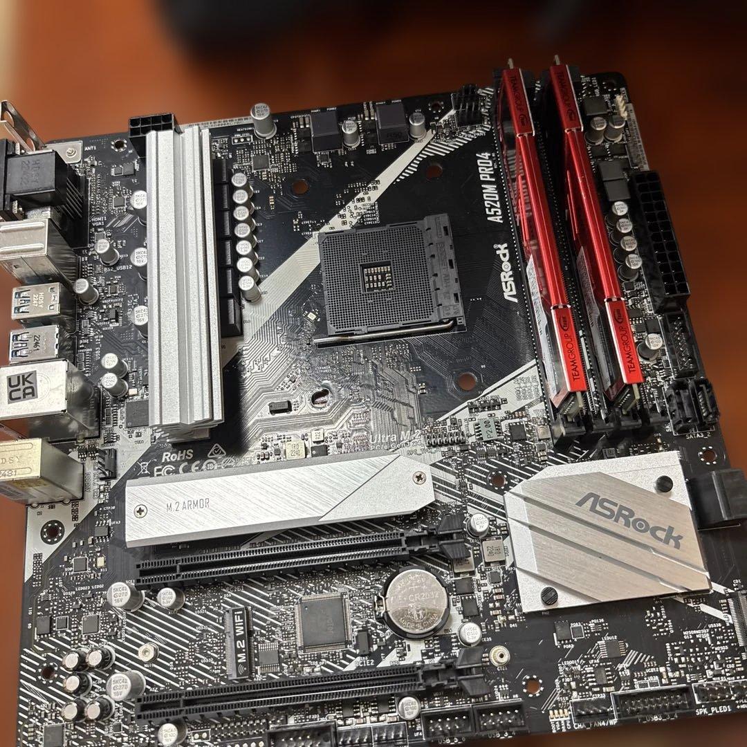 ASRock A520M PRO4 マザーボード　メモリ付き