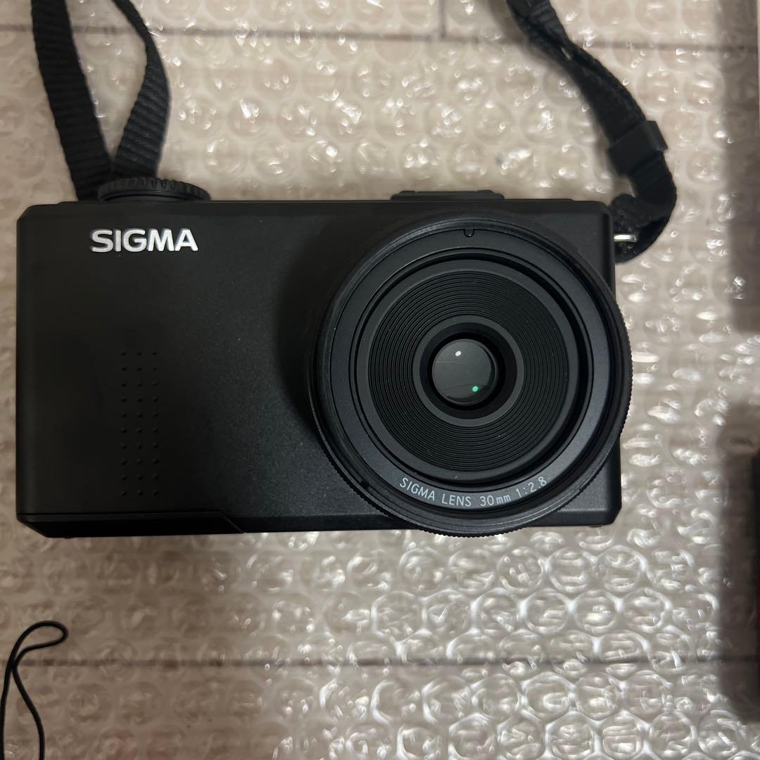 デジカメ　SIGMA DP2 Merrill