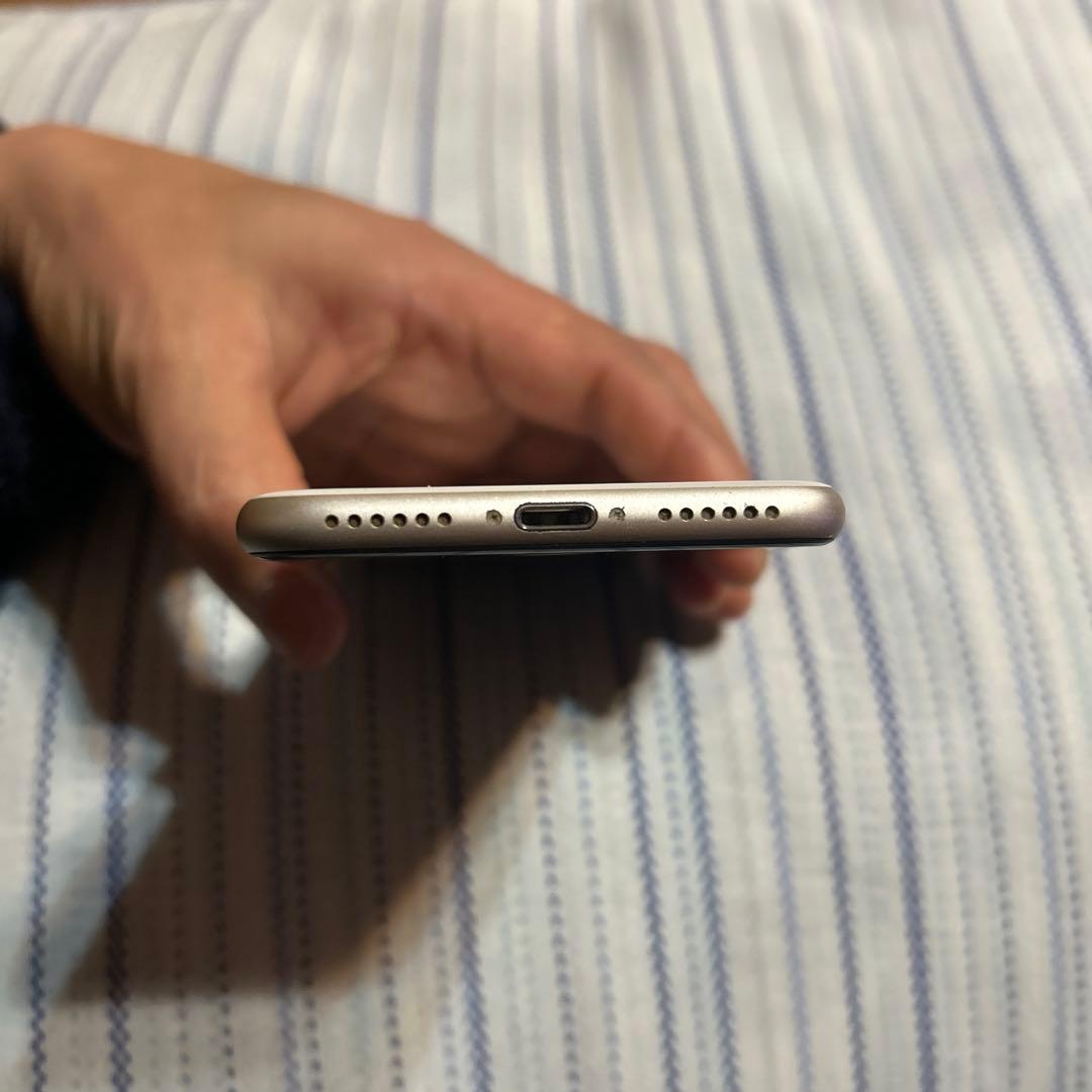 iPhone SE (第3世代) 64GB ホワイト SIMフリー　本体