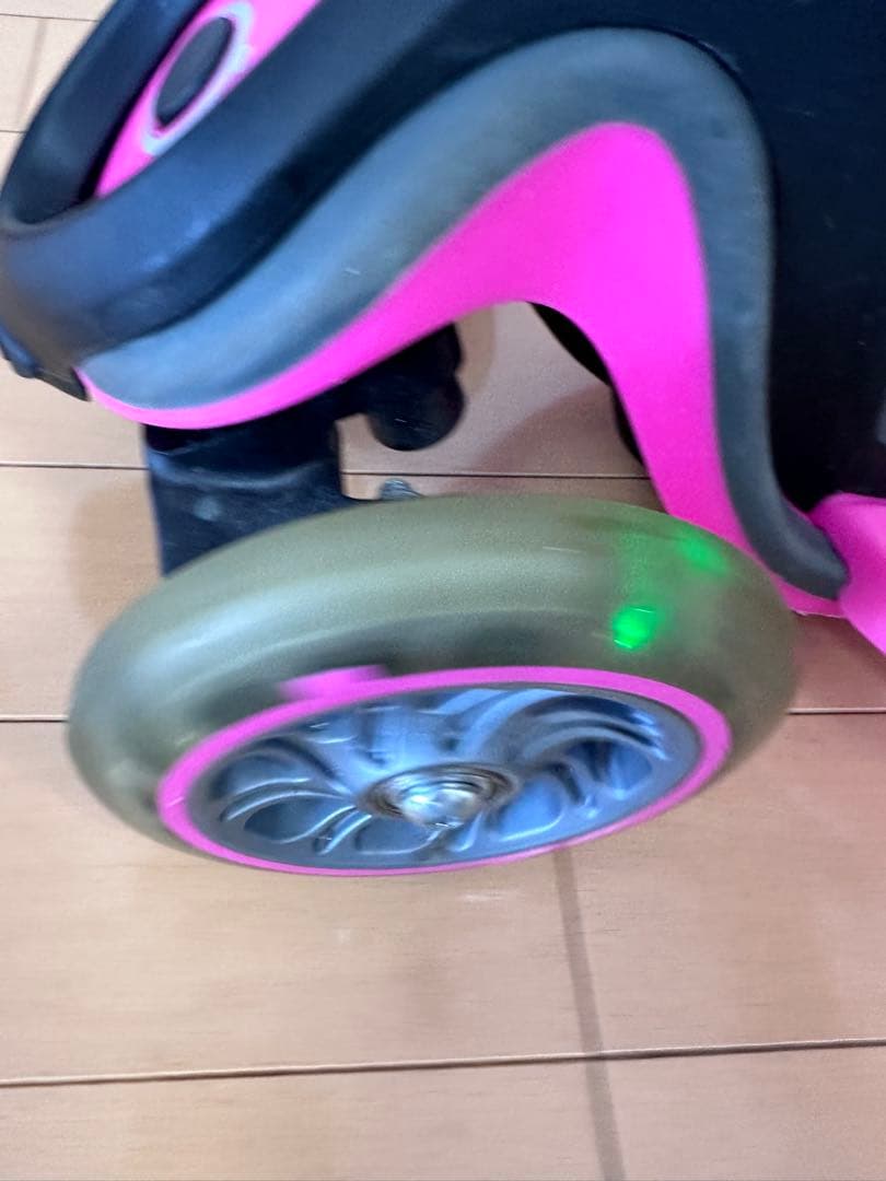 GLOBBER グロッバー　キックスクーター　キックボード　ピンク