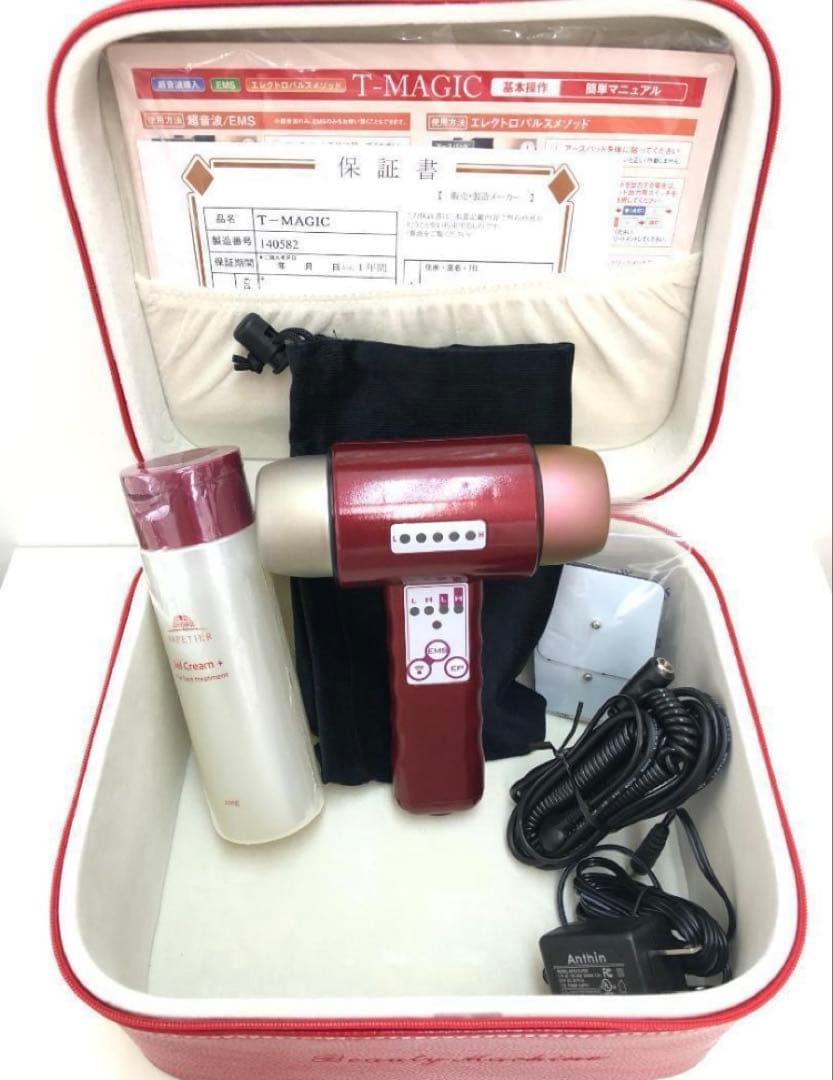 【新品・未使用】T-MAGIC ティーマジック 赤 美顔器 小顔　美容液付き