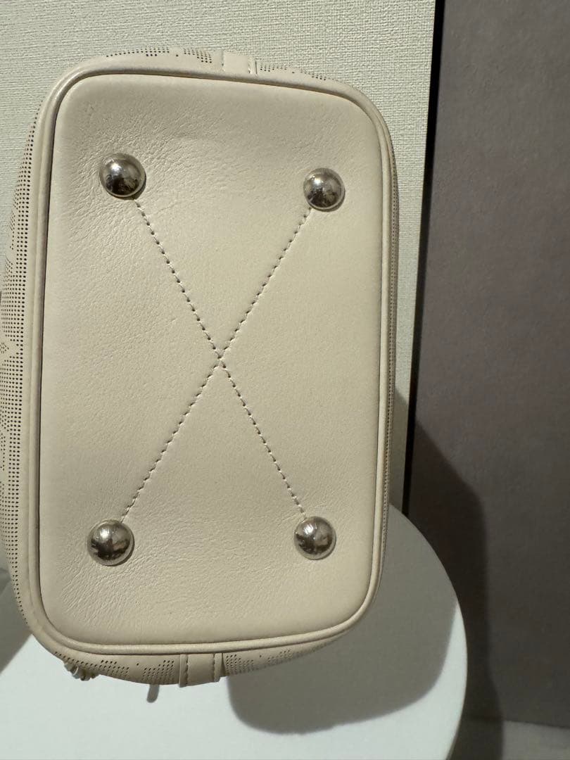 ルイヴィトン マヒナ リバーズ ブロッサム PM M24562 バッグ