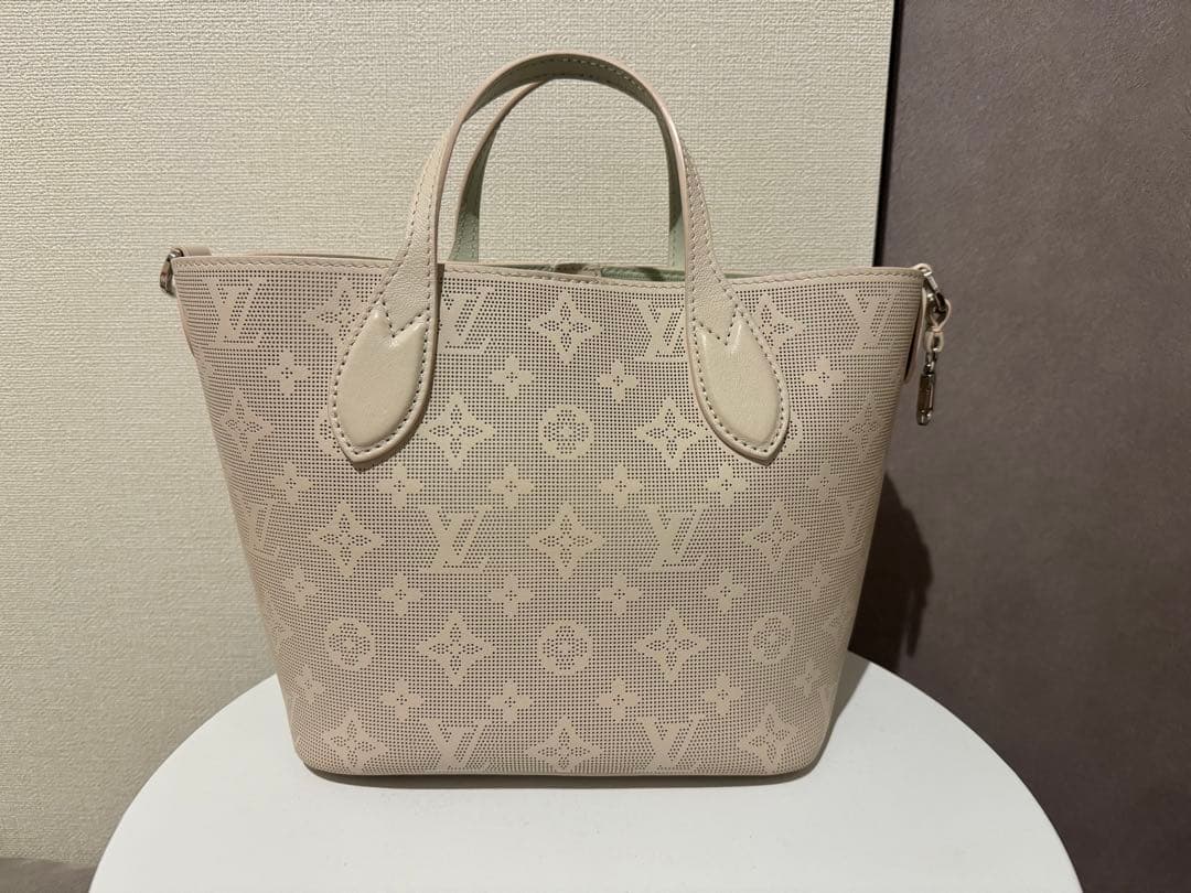 ルイヴィトン マヒナ リバーズ ブロッサム PM M24562 バッグ