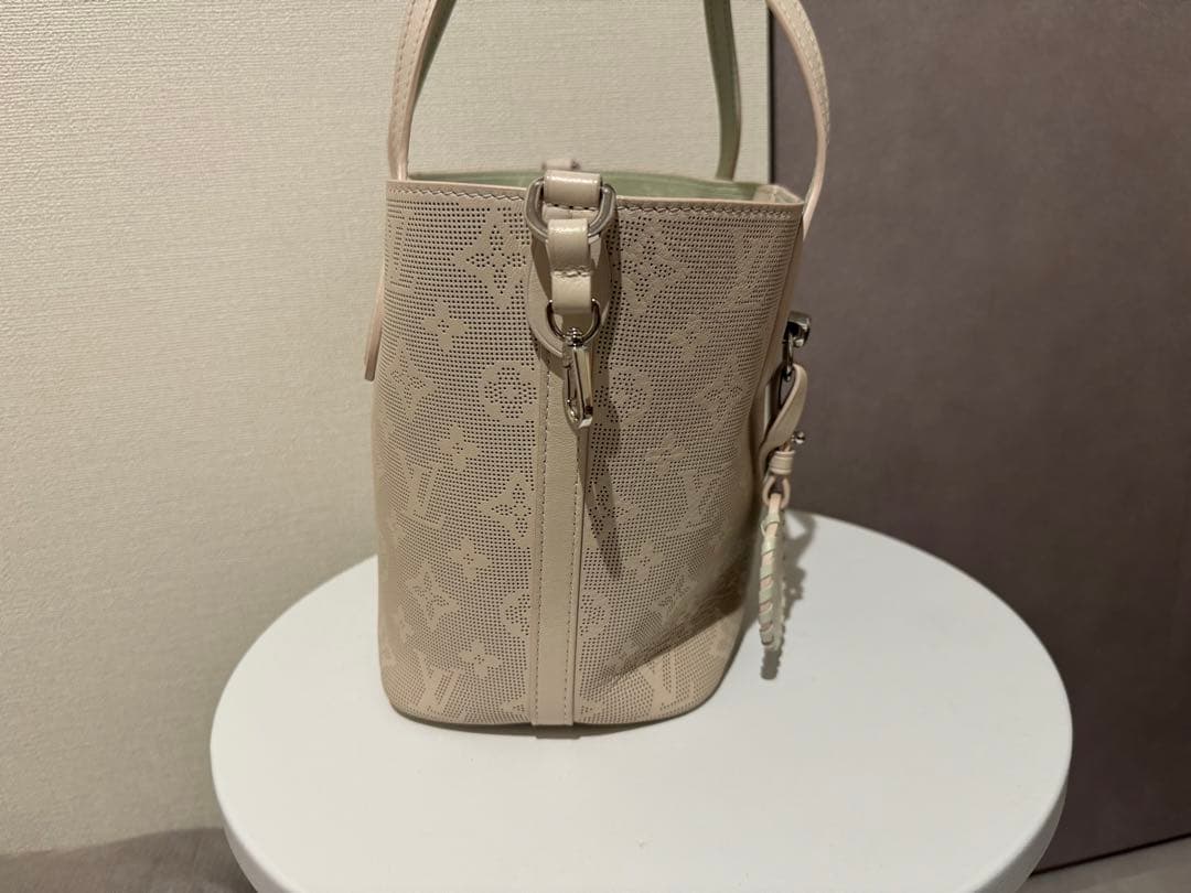 ルイヴィトン マヒナ リバーズ ブロッサム PM M24562 バッグ