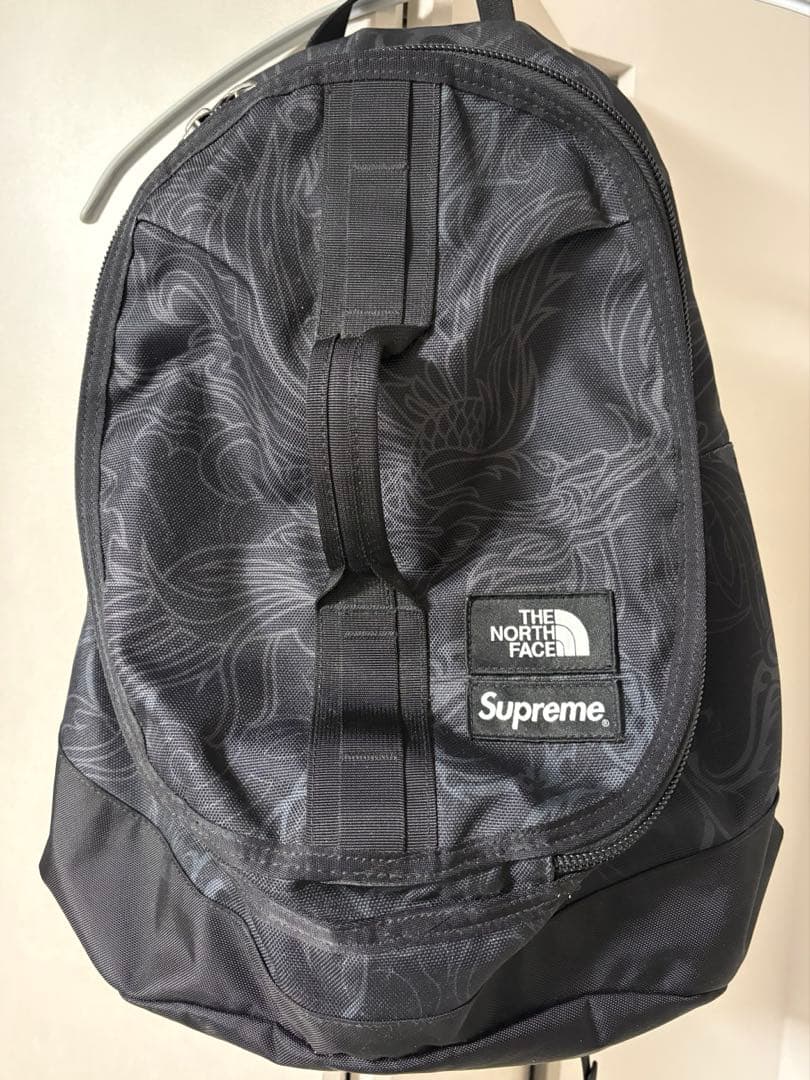 22AW supreme 【ザ・ノースフェイス 】リュック ブラックドラゴン