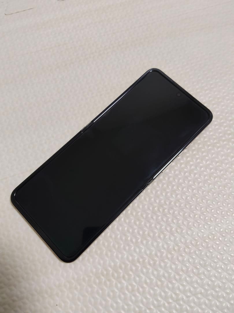 SIMフリー motorola razr 50 (512GB) サンドクリーム