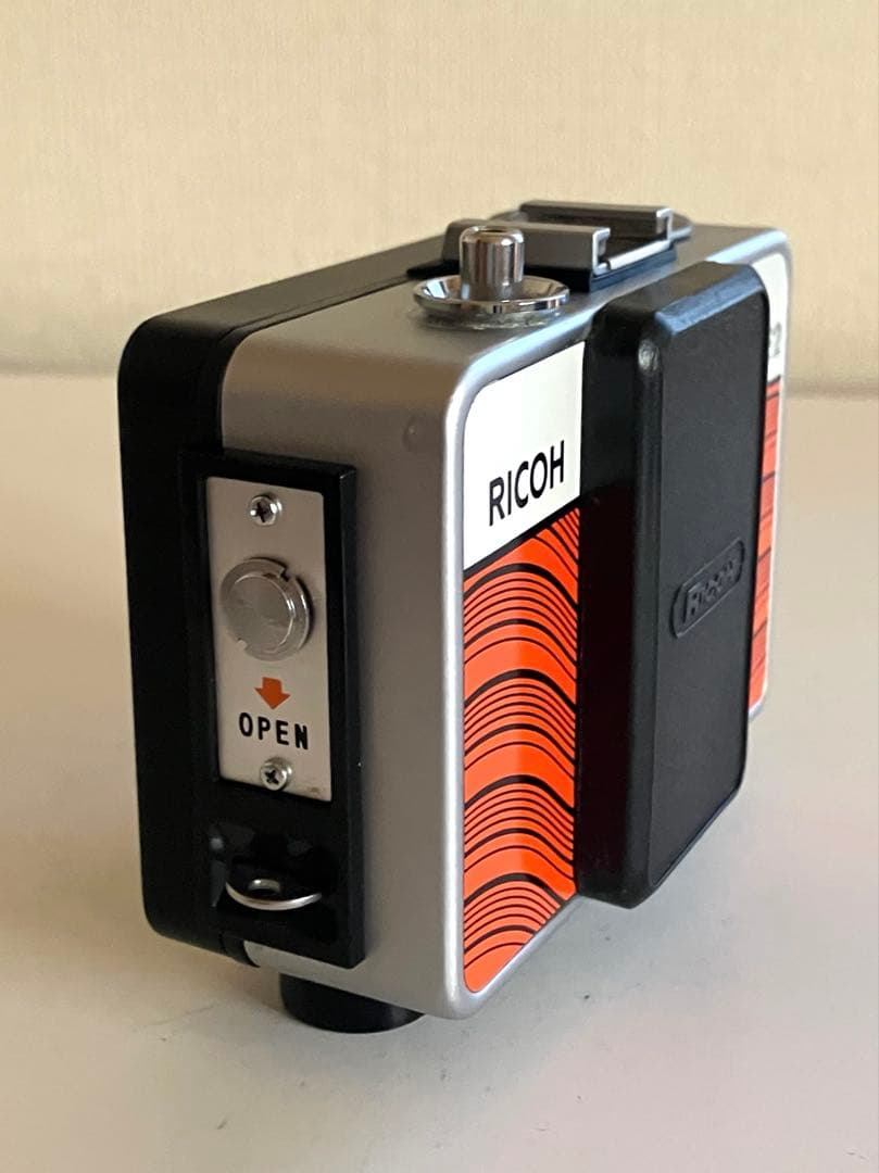 RICOH AUTO HALF E2 オートハーフ希少色　ラインレッド　美品
