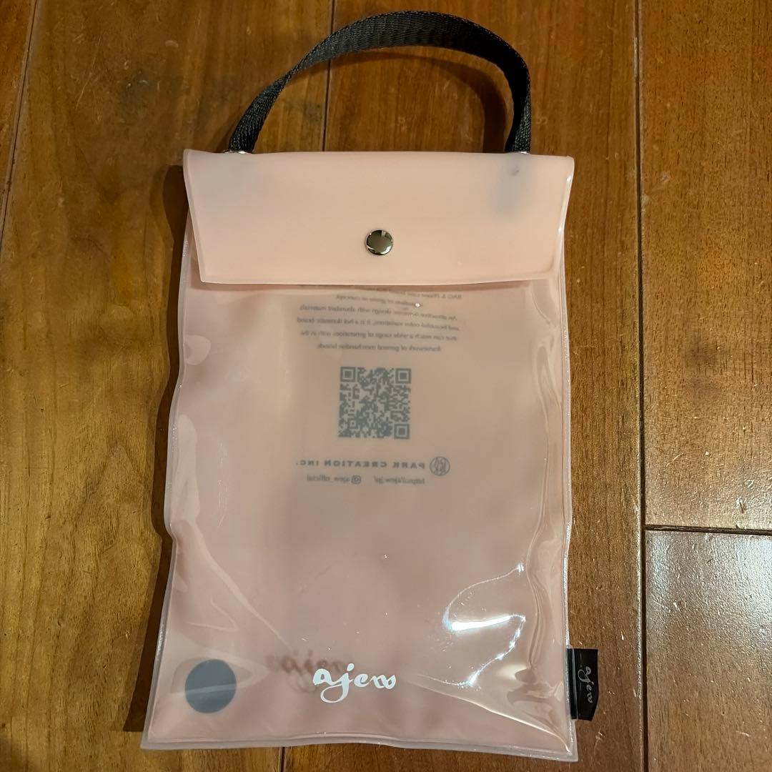 美品！ajew エジュー　スマホケース　red iPhone14、16e共通対応