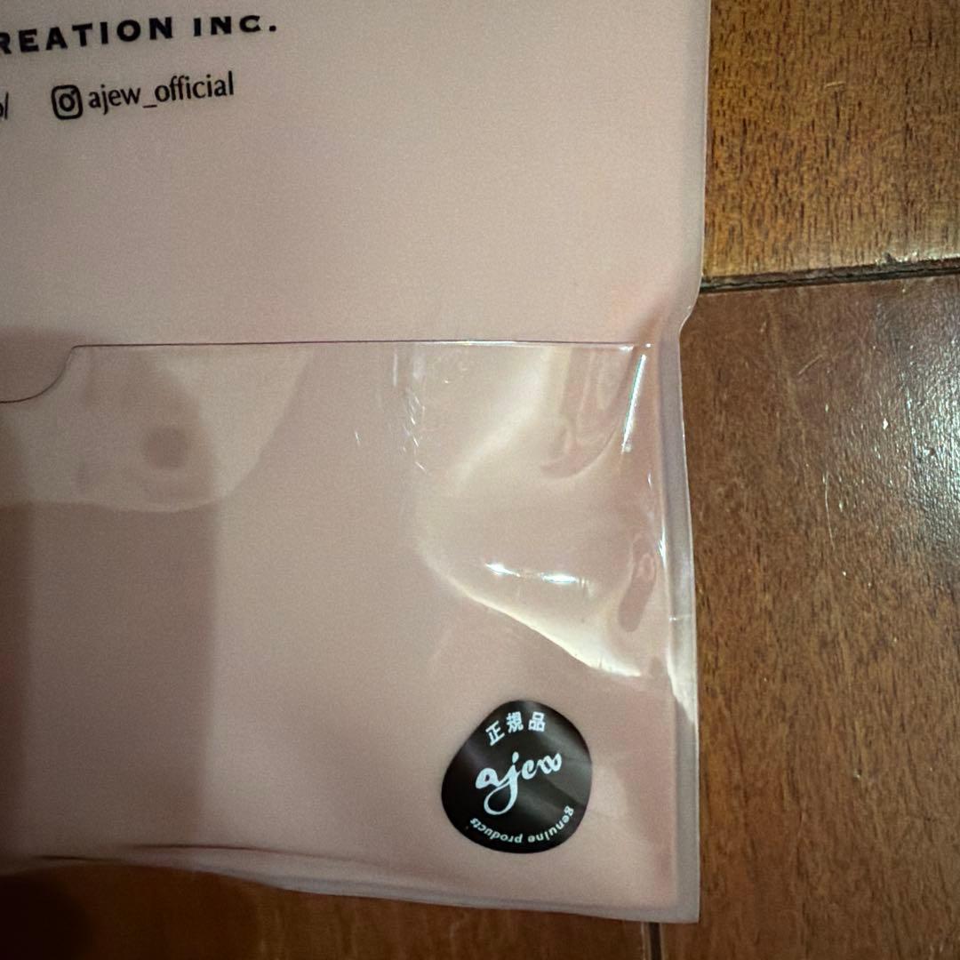 美品！ajew エジュー　スマホケース　red iPhone14、16e共通対応