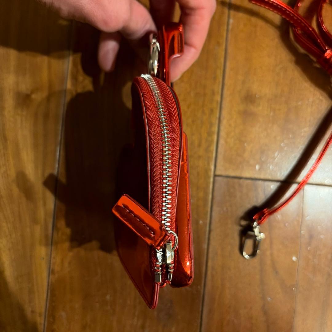 美品！ajew エジュー　スマホケース　red iPhone14、16e共通対応