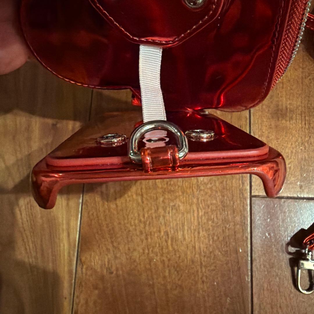 美品！ajew エジュー　スマホケース　red iPhone14、16e共通対応