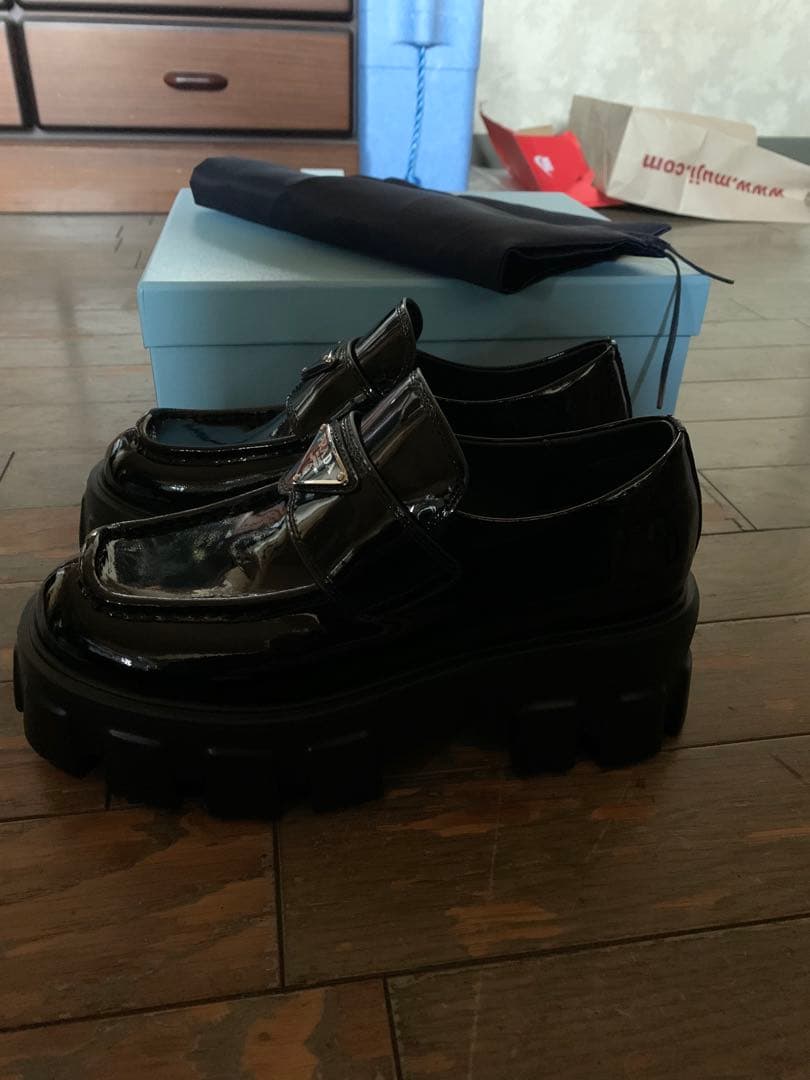 プラダ　パテントレザー　ブラッシュドレザー　モノリス　ローファー　36