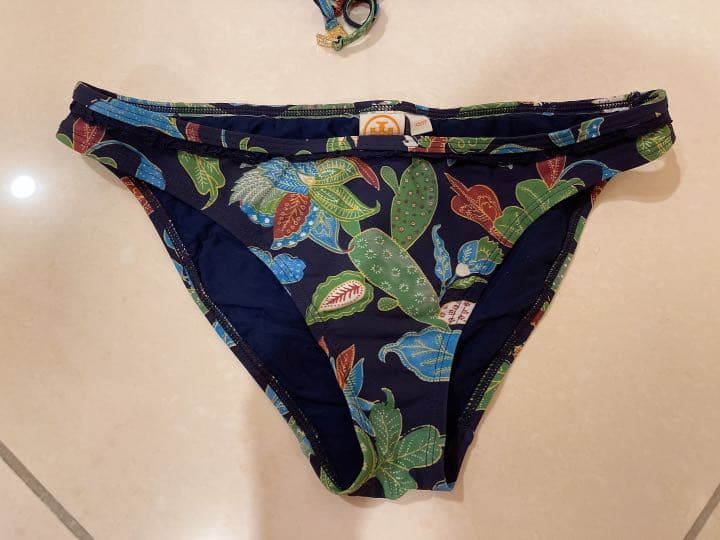 Tory burch トリーバーチ　水着 ビキニ 花柄。極美品