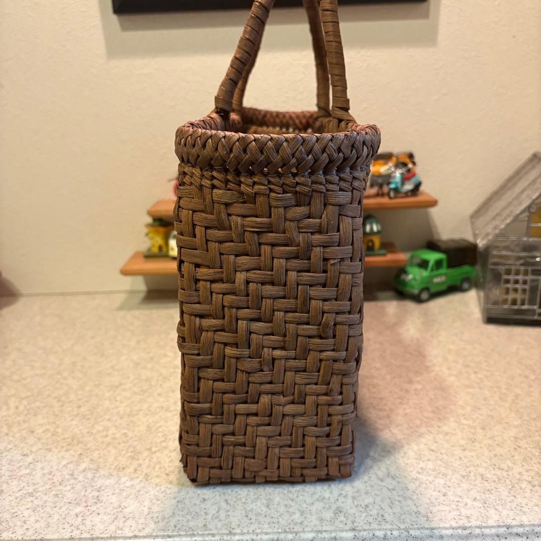 国産　山葡萄　手編み　かごバッグ①