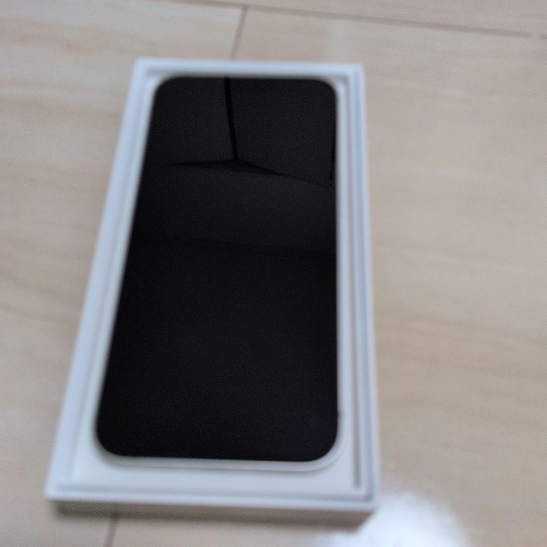 iPhone 13　本体256GB　バッテリー最大容量83%