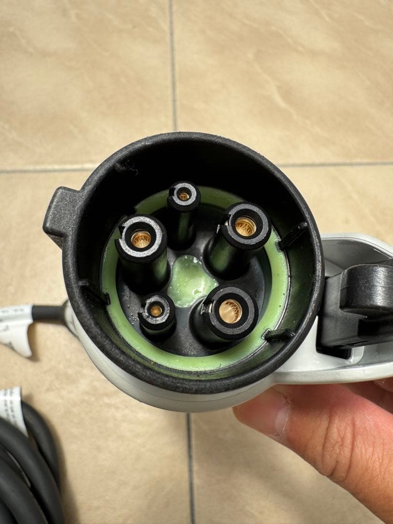  純正　充電ケーブル　#1