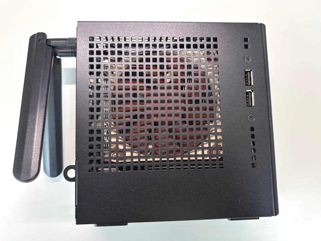 ミニPC DeskMini X300 (Ryzen5 5600G 16GB)