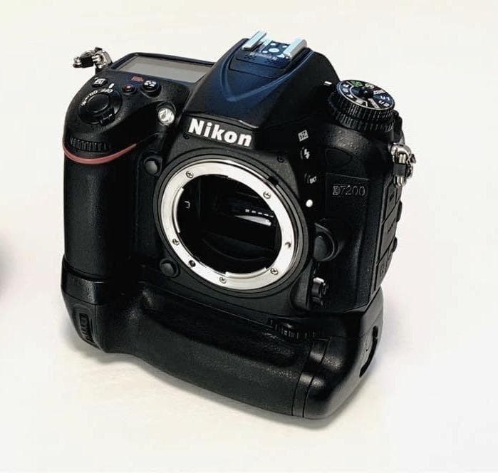 ☆撮影数220回以下☆Nikon D7200ボディマルチパックセットMB-D15