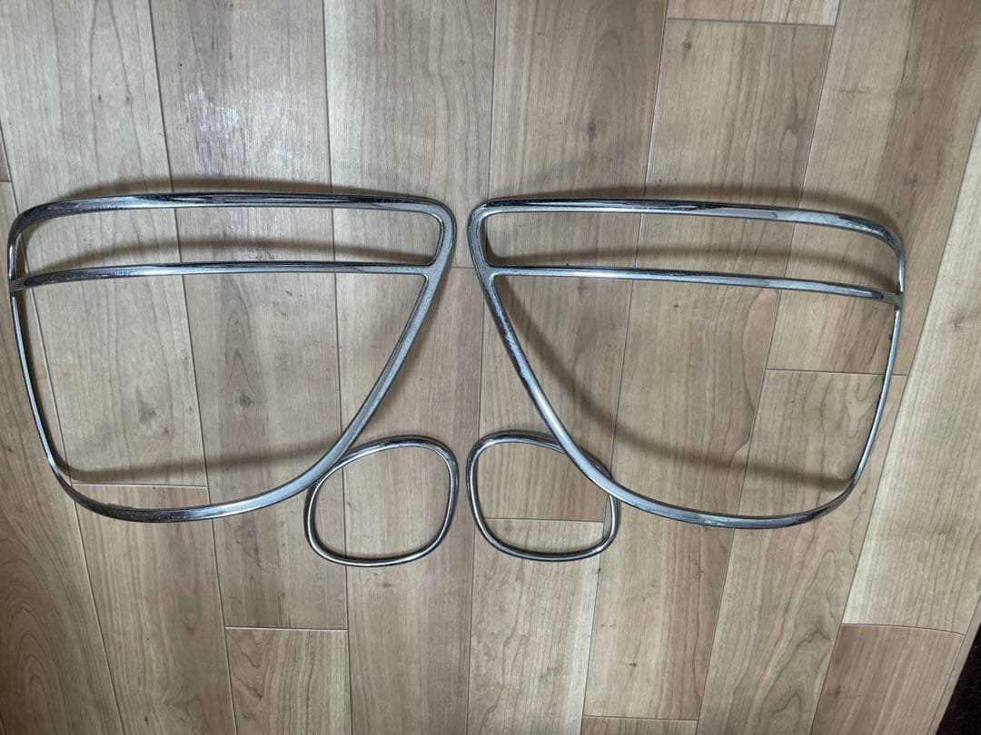 16アリスト　テールランプ