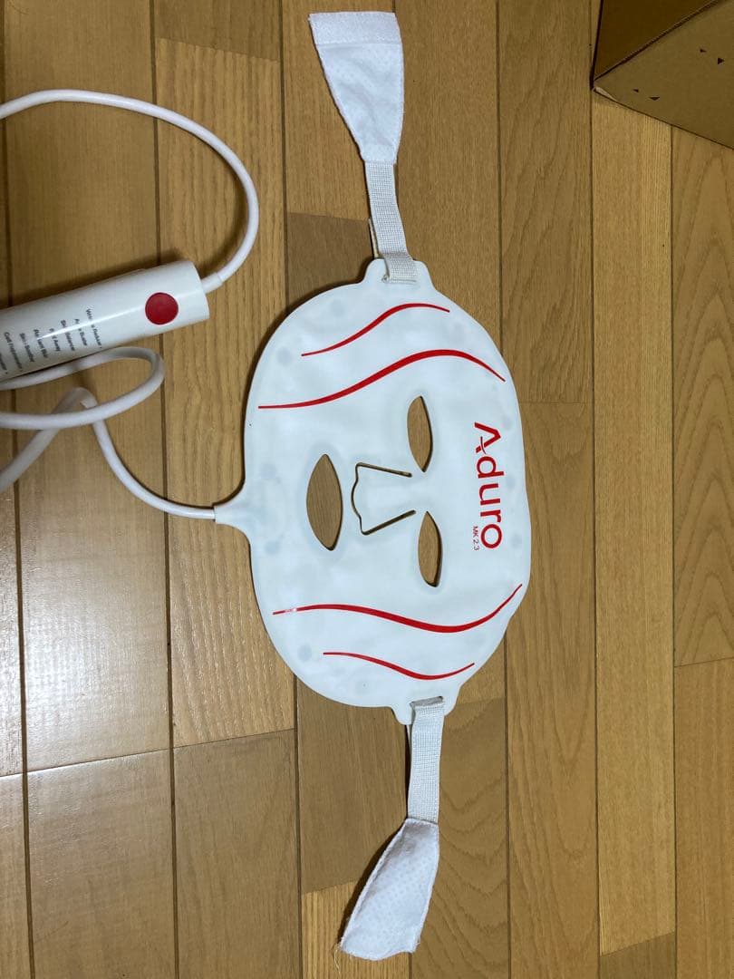 Aduro LEDフェイスマスク ホワイト 美顔器