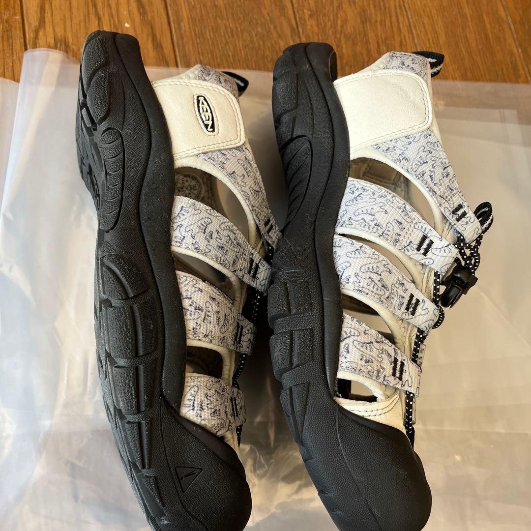 KEEN 防水スポーツサンダル ホワイト/ブラック２８.５cm