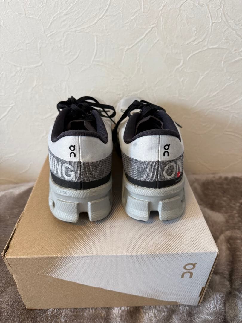 On クラウドモンスターハイパー　27.5cm