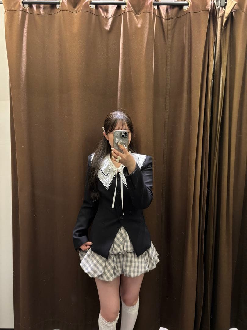 【ZARA】コントラストの効いた取り外し可能なネックブレザー