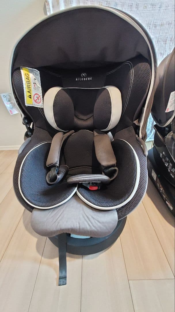 AILEBEBE KURUTTO4i チャイルドシート　2台セット　おまけつき