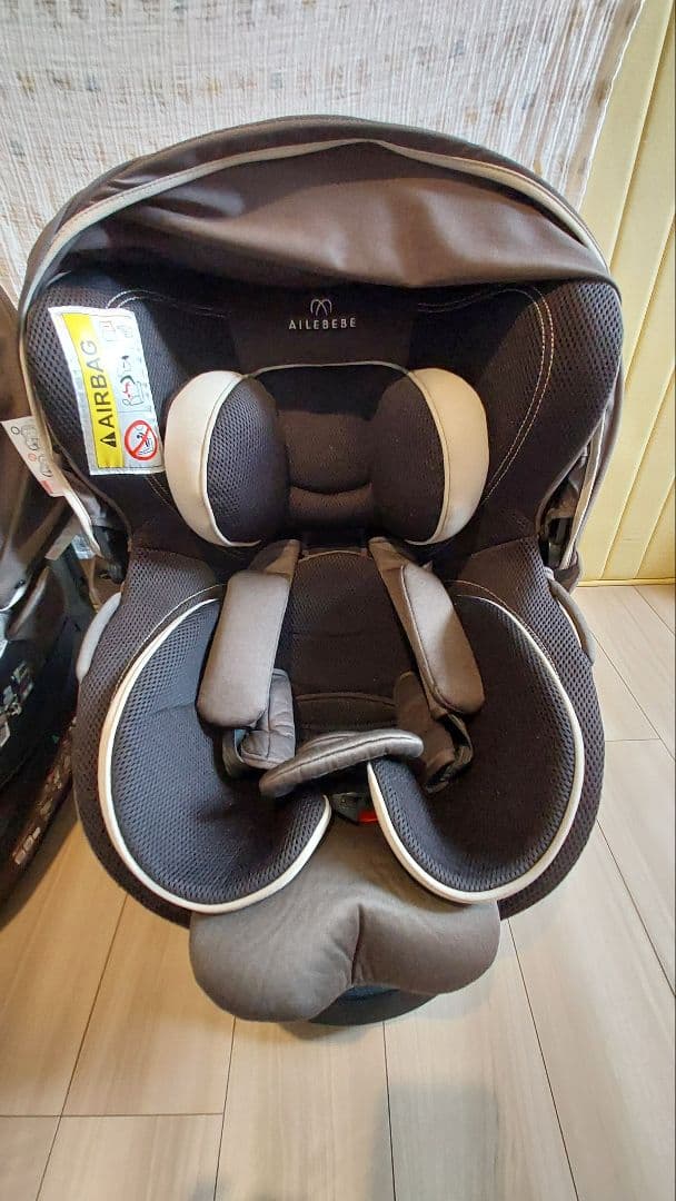 AILEBEBE KURUTTO4i チャイルドシート　2台セット　おまけつき