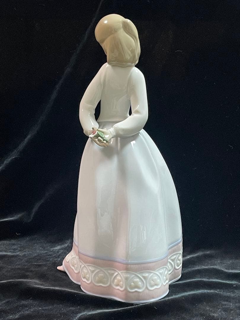 LLADORO リヤドロ 「Sweet＆Shy」