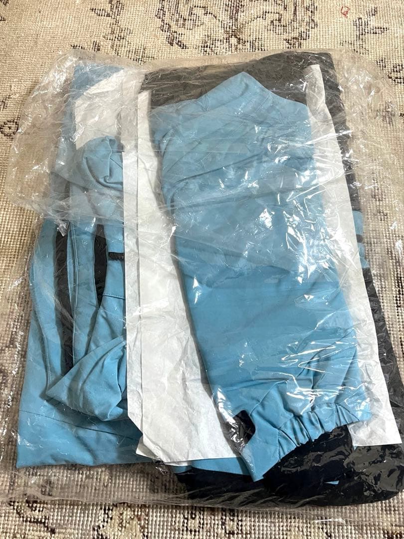 新品未開封未使用descente スキーウェア dw4fjk55u BLBK M