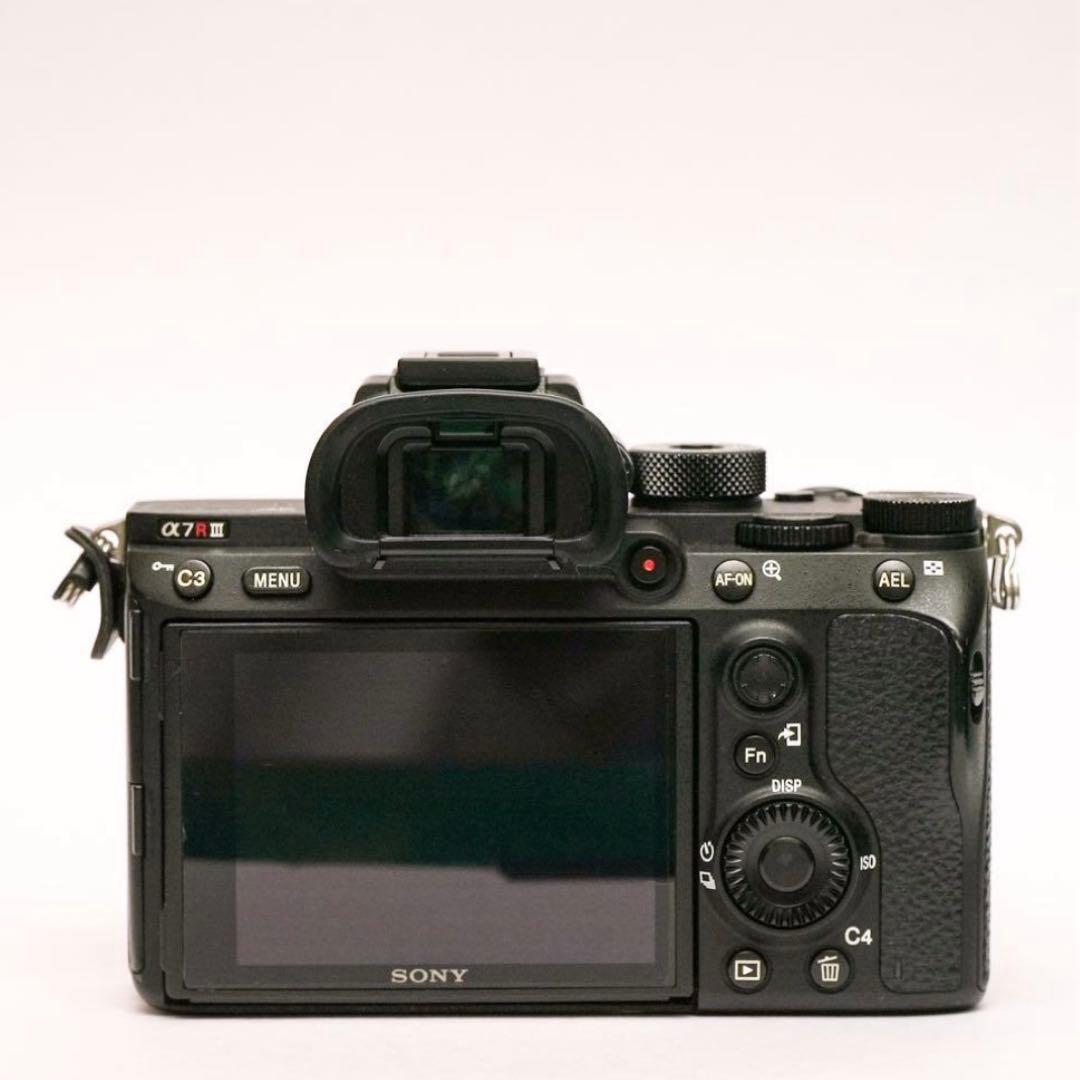 Sony α7R III ミラーレス一眼