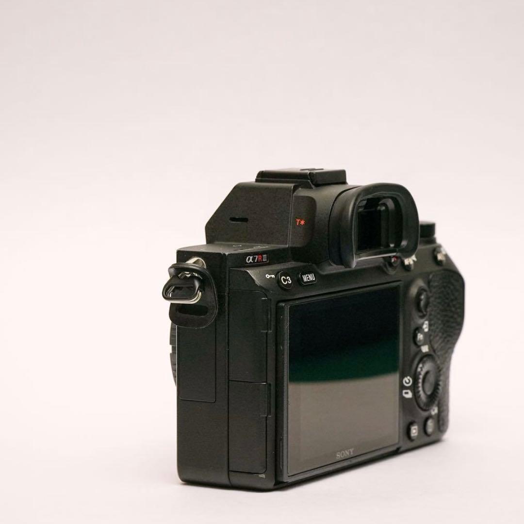 Sony α7R III ミラーレス一眼