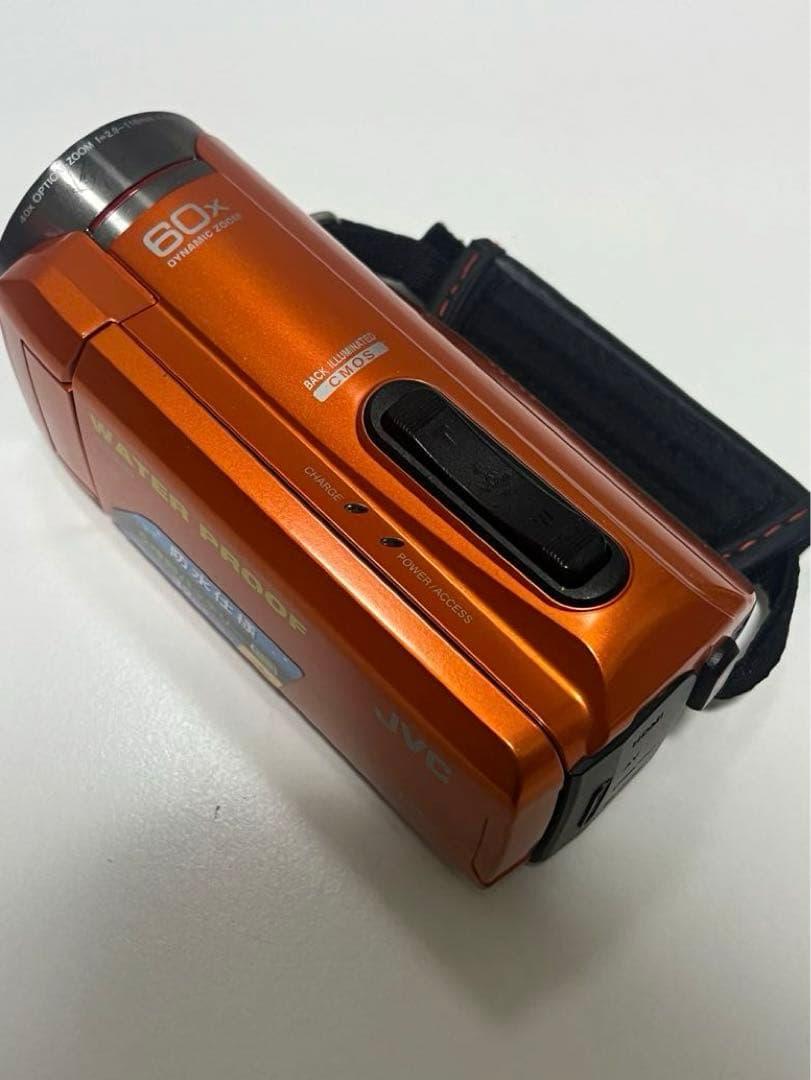 中古　美品　防水　ＪＶＣビデオカメラセット　オレンジ　箱無し