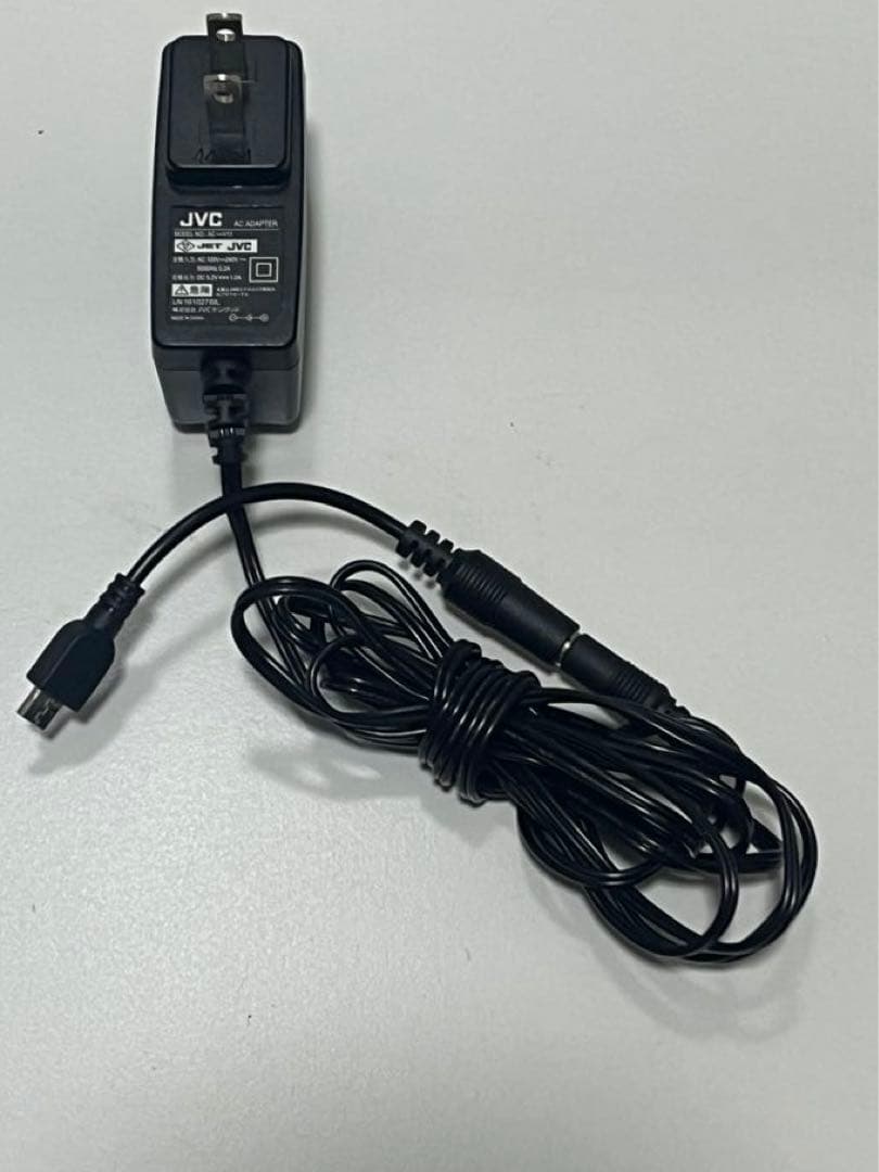 中古　美品　防水　ＪＶＣビデオカメラセット　オレンジ　箱無し