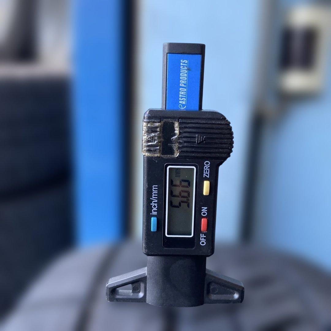 中古溝ありブリヂストンスタッドレスセット 205/65R16ヤリスクロス、セレナ