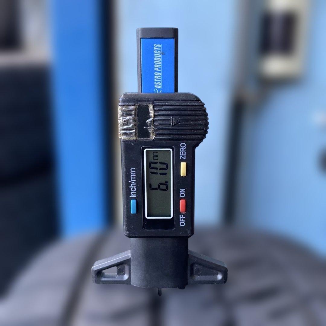 中古溝ありブリヂストンスタッドレスセット 205/65R16ヤリスクロス、セレナ