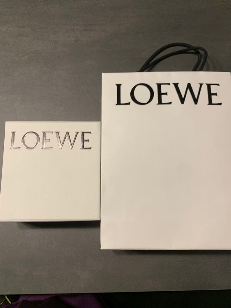 LOEWE レザー ベルト ブラックアナグラム ベルト（ペブルグレインカーフ）