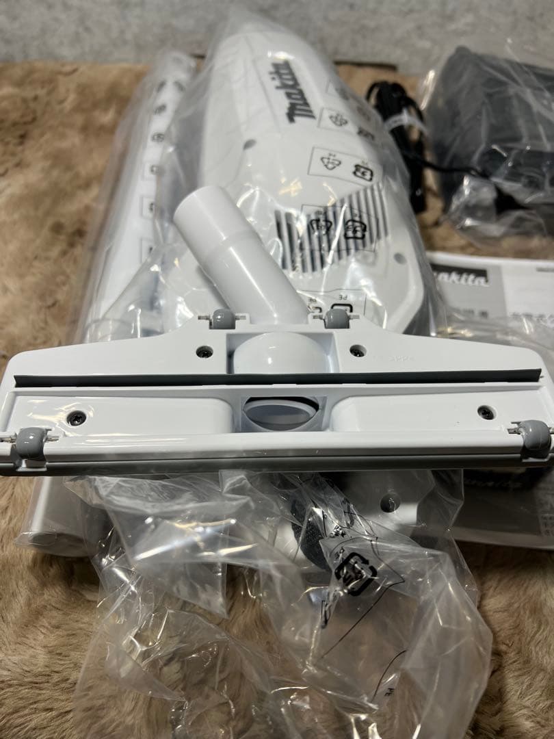 マキタ コードレス掃除機CL107FDSHW