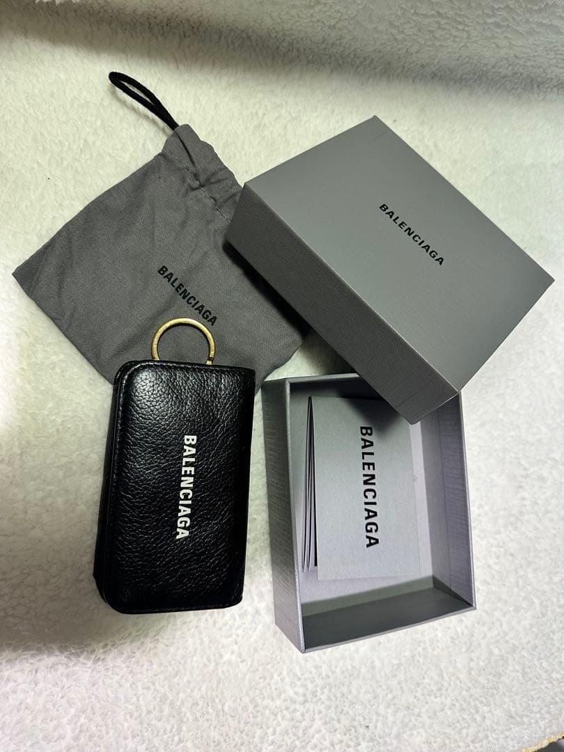 バレンシアガ ロゴ キーケース