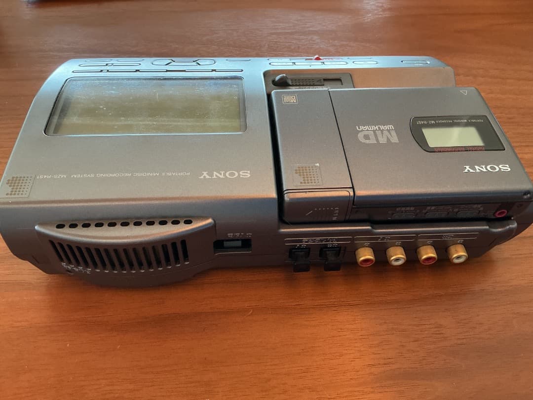 ポータブルプレーヤー Sony MZS-R4ST