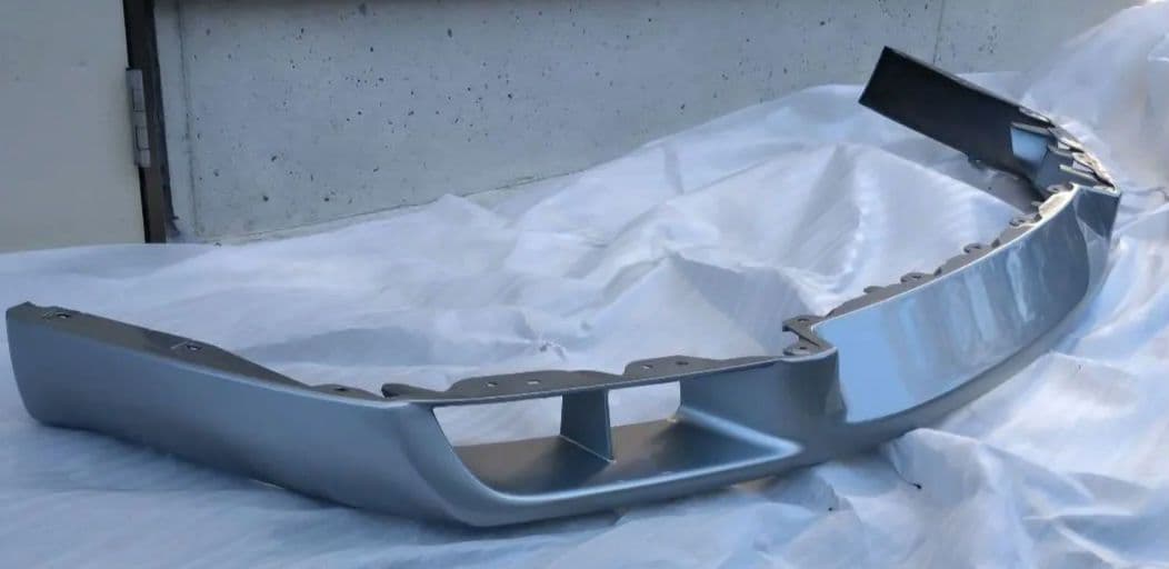 ｃ*ｕ様 BCNR33 後期型　平成９年式　純正　リップスポイラー