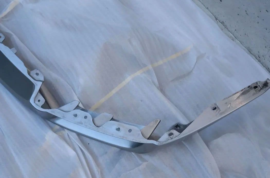 ｃ*ｕ様 BCNR33 後期型　平成９年式　純正　リップスポイラー