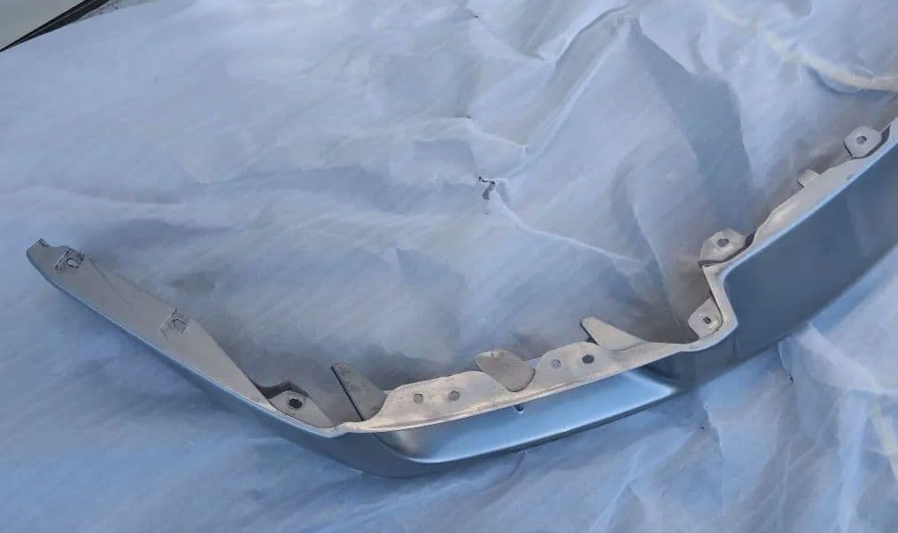 ｃ*ｕ様 BCNR33 後期型　平成９年式　純正　リップスポイラー