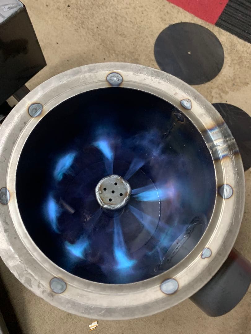 廃油ストーブ 煙突アダプタ付き80mm、100mm煙突使えます。