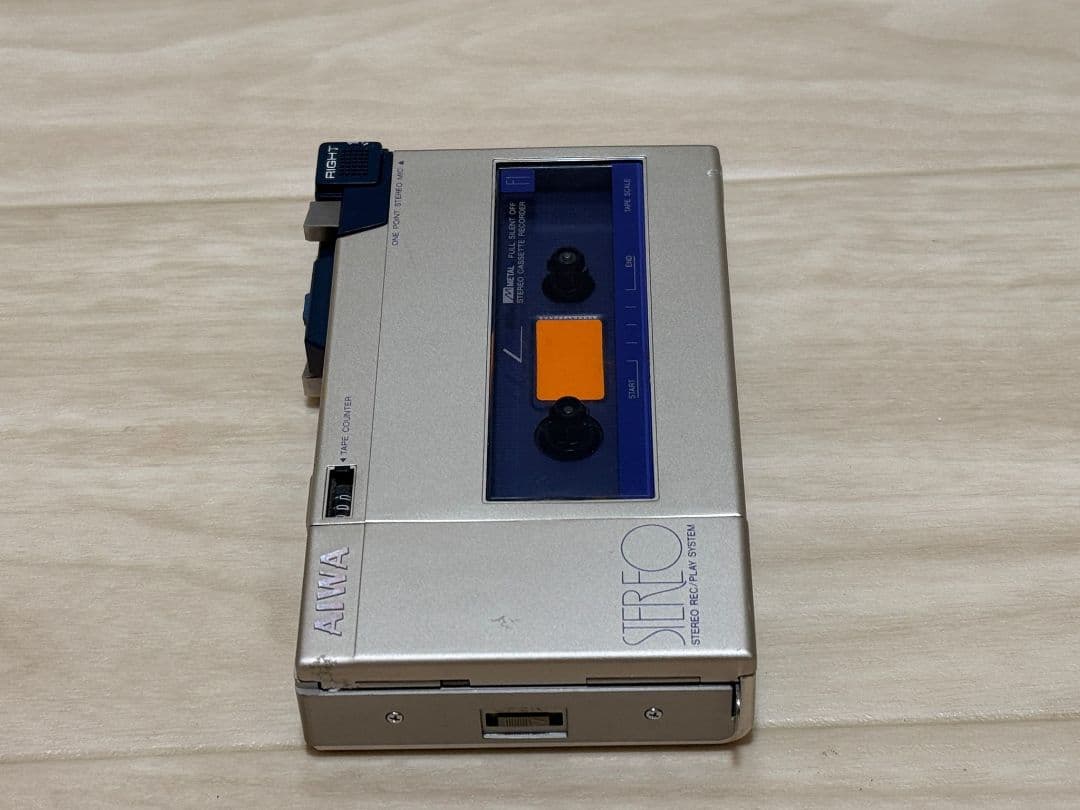 AIWA カセットプレーヤー ステレオ再生CASSETTE BOY HS-F1