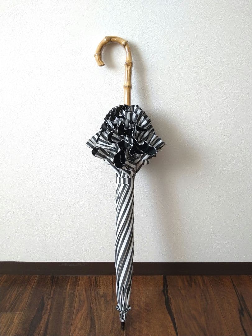サンバリア　日傘　長傘　Mサイズ フリル 白黒ストライプ バンブー